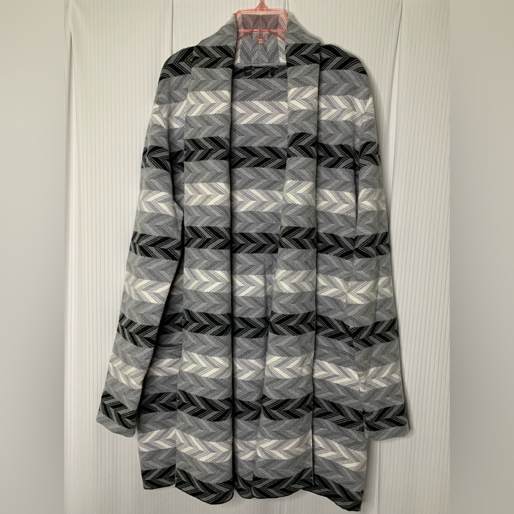 Adrienne Vittadini Grey Chevron Open Front Cardigan See Measurements Tag removed